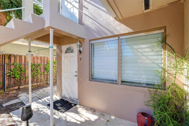 Building Photo - 4609 Bougainvilla Dr