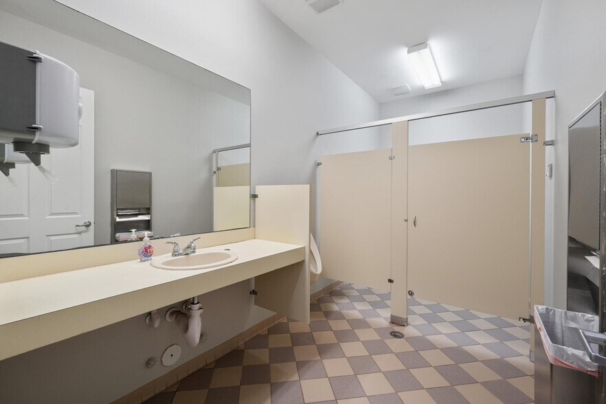 Building Photo - 6791 Lantern Key Dr