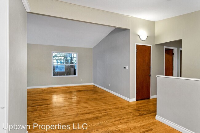 Building Photo - 3 br, 1 bath House - 1520 SE 44th Ave