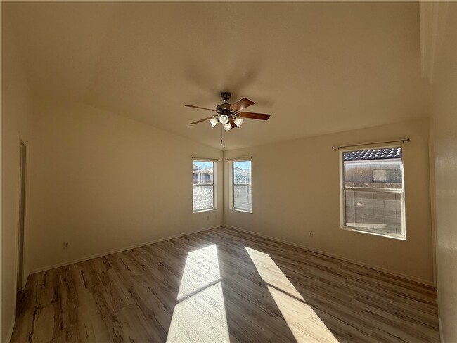 Building Photo - 2748 Southern Ave