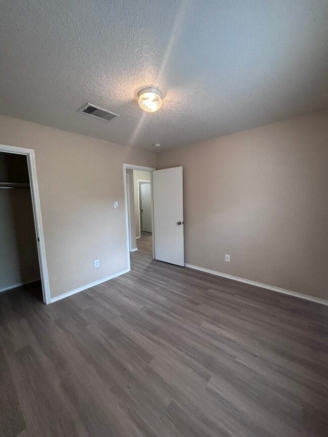 Building Photo - 841 Barrel Point