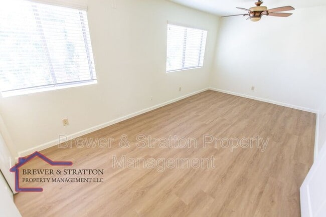 Building Photo - 303 N Miller Rd
