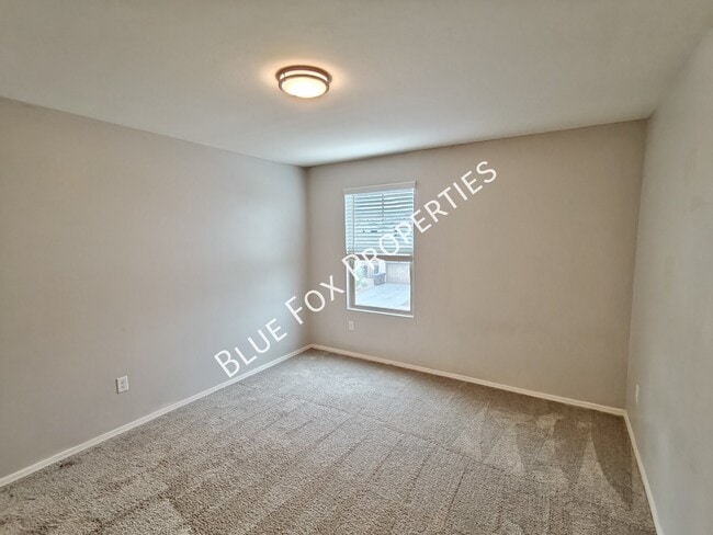 Building Photo - 897 West Calle Zoca