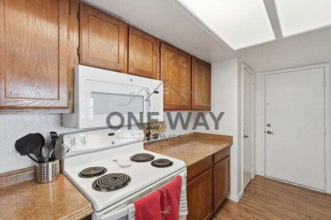 Building Photo - 2929 E Broadway Rd