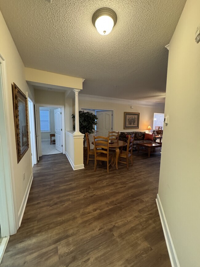 Building Photo - 5650 Barefoot Resort Bridge Rd