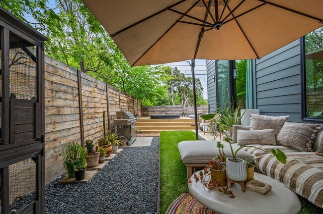 Building Photo - 2507 Audubon Pl