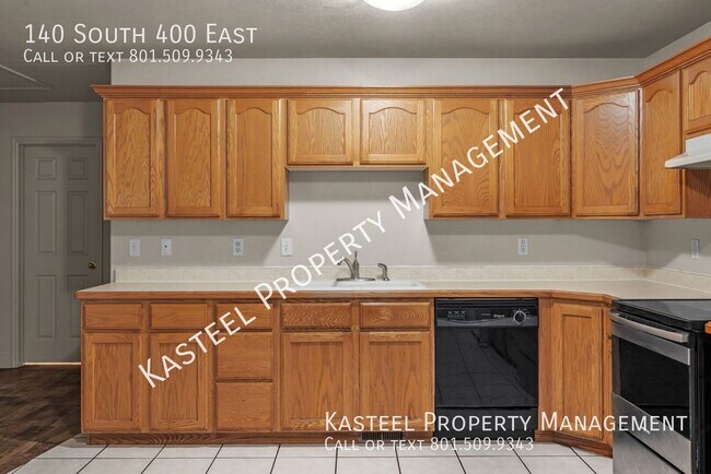 Building Photo - 140 S 400 E