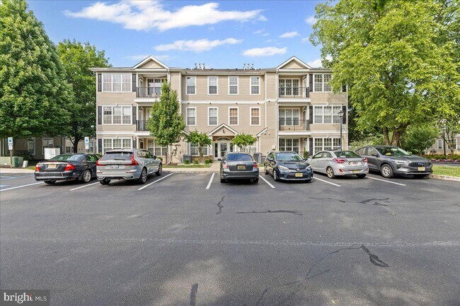 Building Photo - 121 Kyle Way
