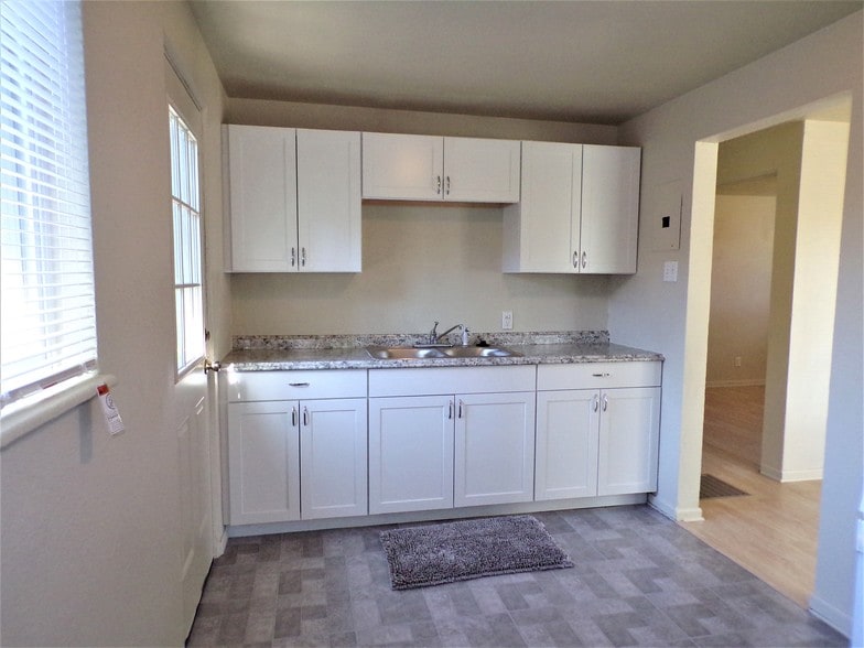 Building Photo - 1125 Dallas St