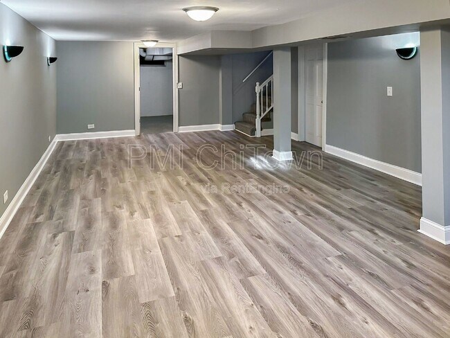 Building Photo - 1409 E Lincoln Ave