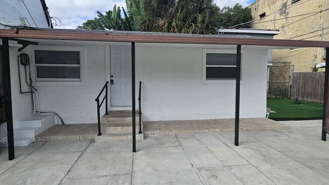 Building Photo - 425 Ardmore Rd