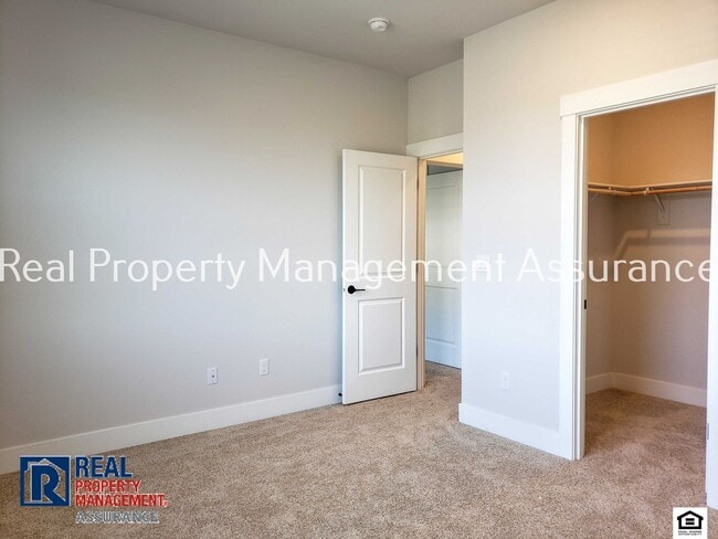 Building Photo - 16870 SW Rockhampton Ln