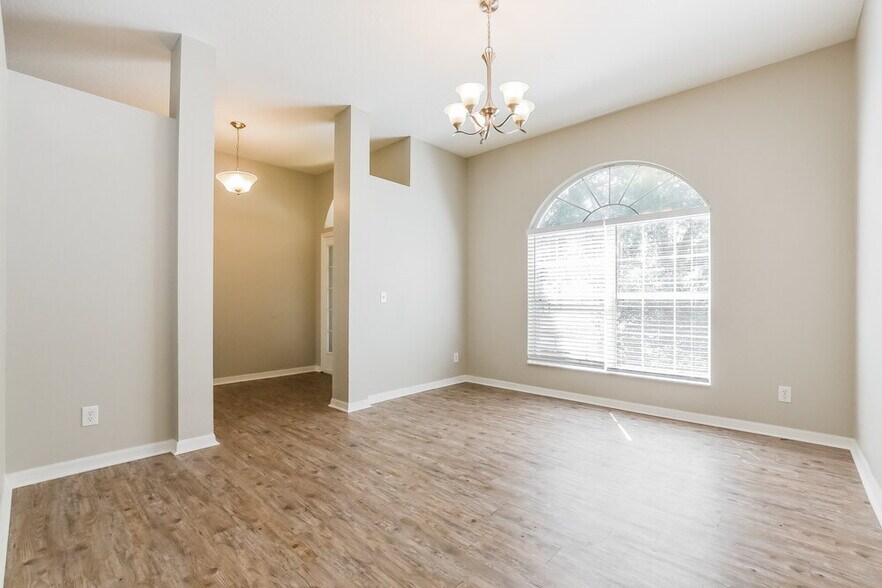 Building Photo - 471 Shady Creek Ln