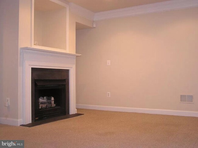 Building Photo - 8849 Ashgrove House Ln