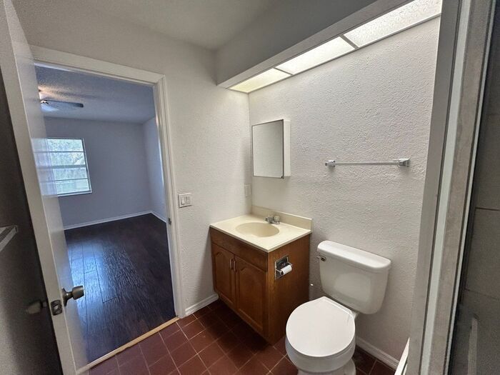 Building Photo - 11063 Ronda St