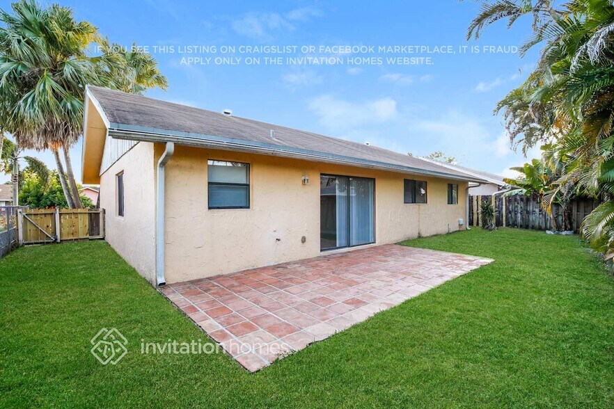 Building Photo - 7521 SW 6th St