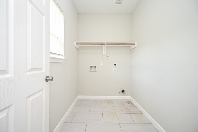Building Photo - 4632 Galesburg St