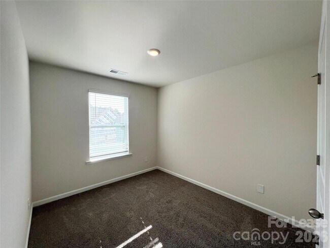 Building Photo - 5915 Faron Wy