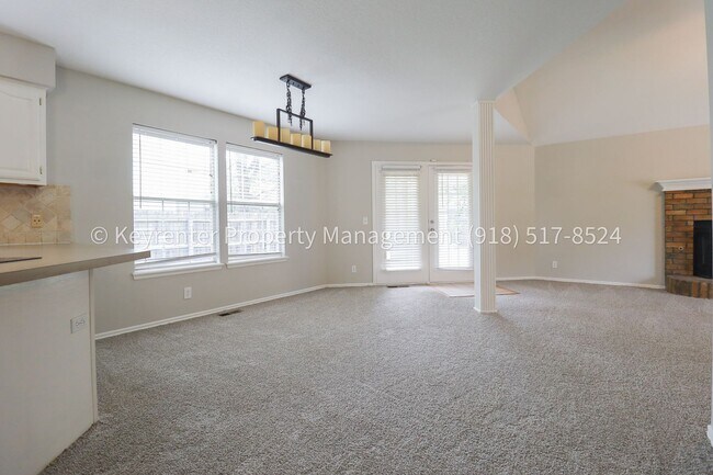 Building Photo - 3 Bed | 2.5 Bath in Jenks!