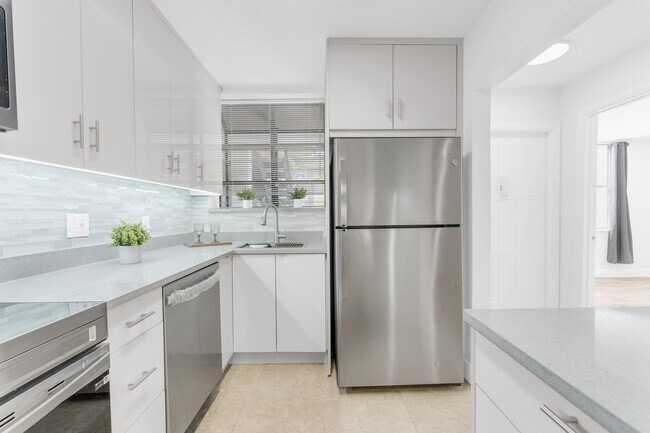 Building Photo - 1256 S Military Trail