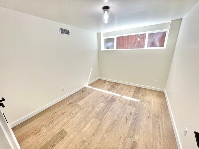 Building Photo - **Beautifully Remodeled 2 Story Home In Co...