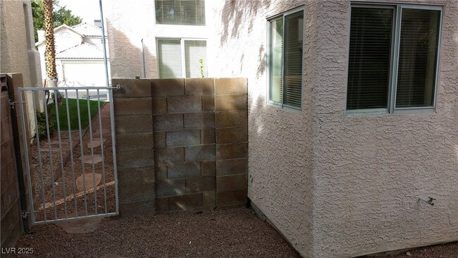 Building Photo - 1105 Overture Dr