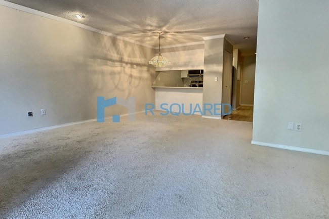 Building Photo - 1850 Grant Ave S