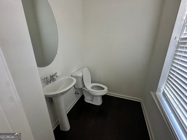 Building Photo - 882 Ambient Way