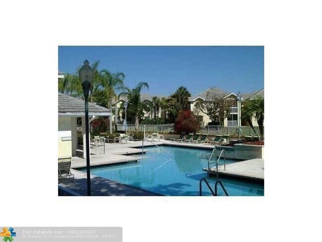 Building Photo - 9899 Westview Dr