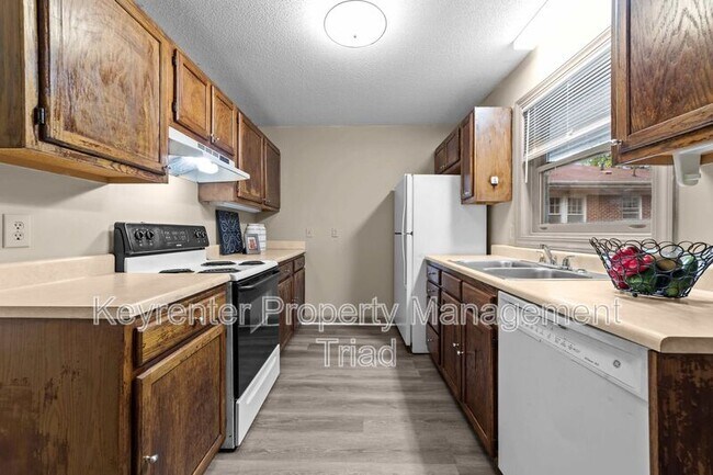 Building Photo - 211 McIver Apartments