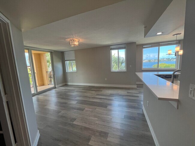 Building Photo - 1200 Scotia Dr