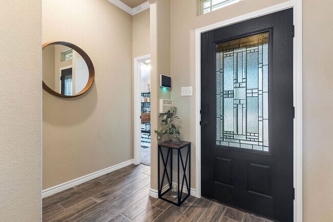 Building Photo - Half Off First Months Rent!!!