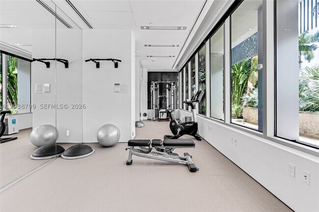 Building Photo - 120 Ocean 700