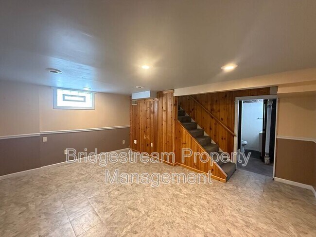 Building Photo - 4040 Elliot Ave