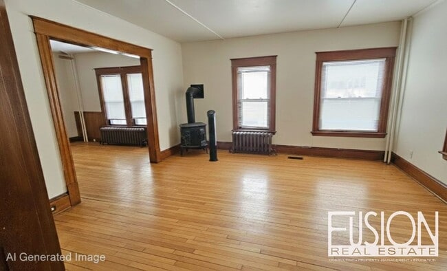 Building Photo - ONE Private Room with ALL Utilities Included in Prime Burlington Location
