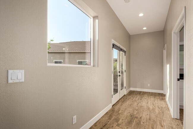 Building Photo - 4326 E Cloudburst Ct