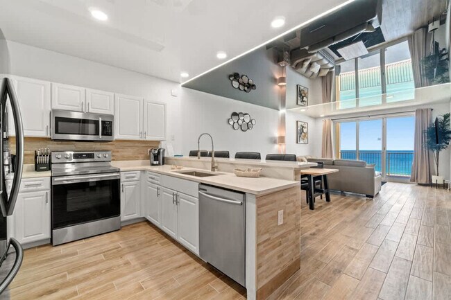 Building Photo - 10625 Front Beach Rd