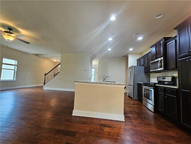 Building Photo - 2792 Misty Ivy Dr