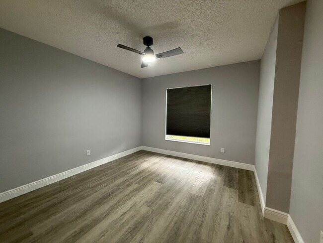 Building Photo - Beautifully updated 3-bedroom, 2-bath home