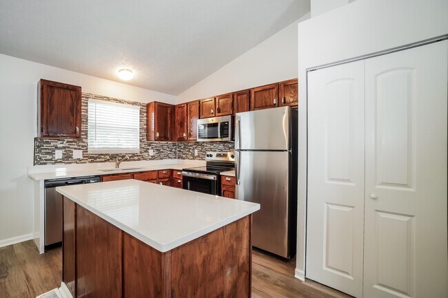 Building Photo - 3253 St Bernard Cir