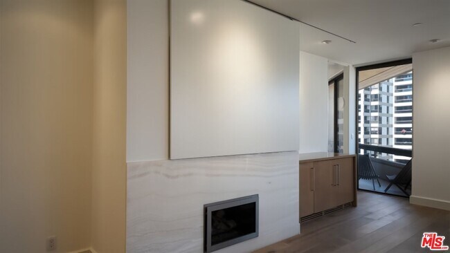Building Photo - 10430 Wilshire Blvd
