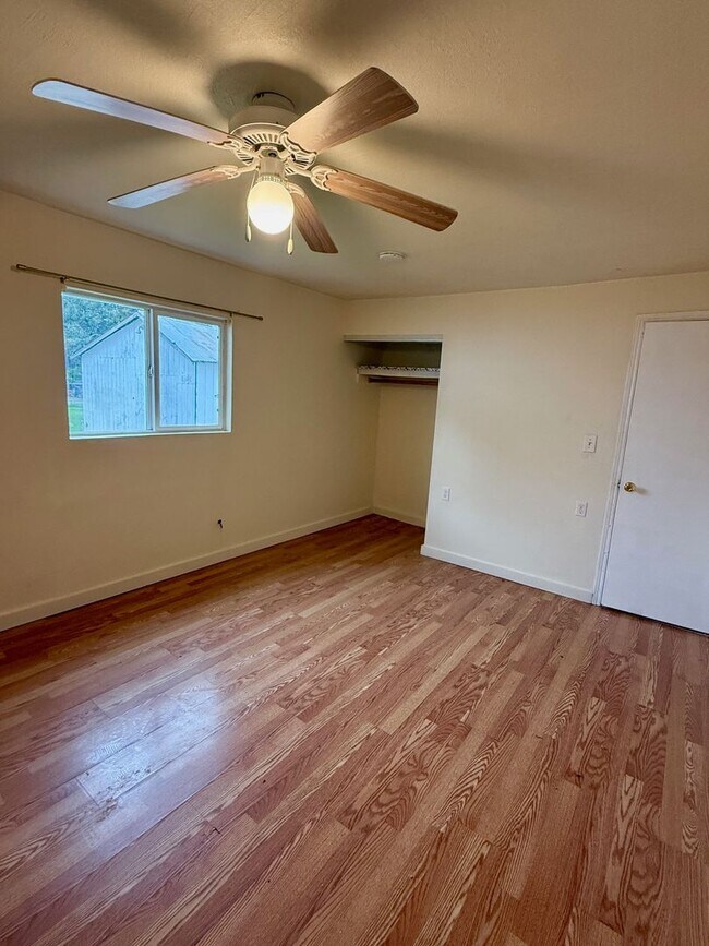 Building Photo - 2 Bedroom 1 Bath House