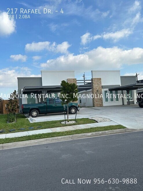 Building Photo - 217 Rafael Dr