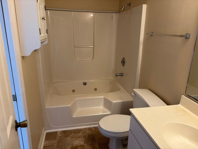 Building Photo - 2 BED 2 BATH CONDO ON BOTTOM FLOOR AT MYRTLE GREENS