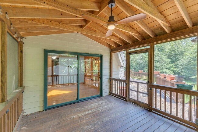 Building Photo - One-of-a-Kind 4 BR Retreat on Nearly 13 Pr...