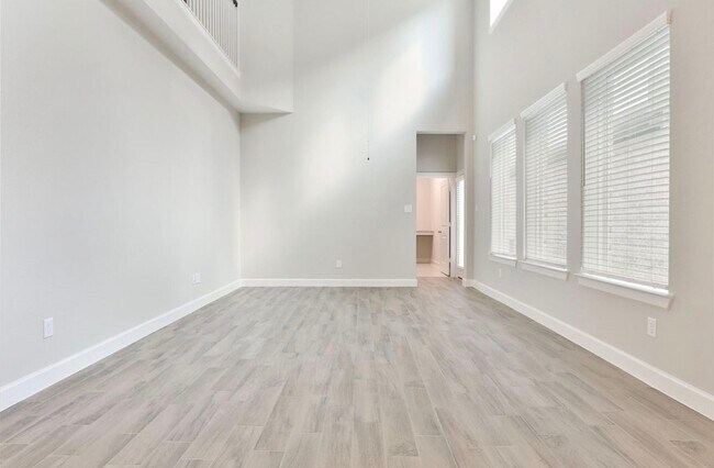 Building Photo - 2206 Bridgeport Path Dr
