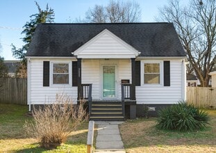 Building Photo - 2629 Dellrose Ave