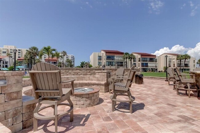Building Photo - 845 S Gulfview Blvd