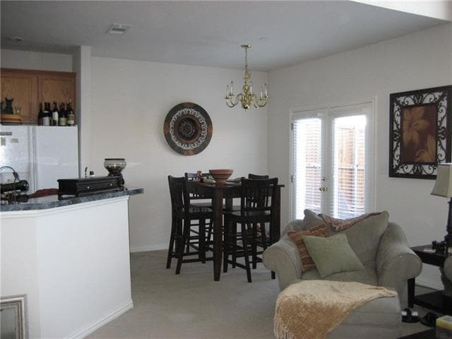 Building Photo - 909 Avondale Ln