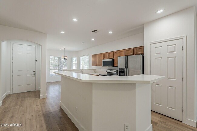 Building Photo - 3877 S Coach House Dr